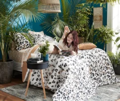 Black End Table With Bluetooth Speaker & USB Port -Living Room Furniture 810513609 31 1